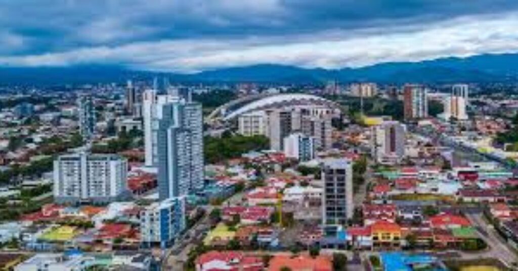 “Massive Job Boom in Costa Rica Solves a Silent Crisis”